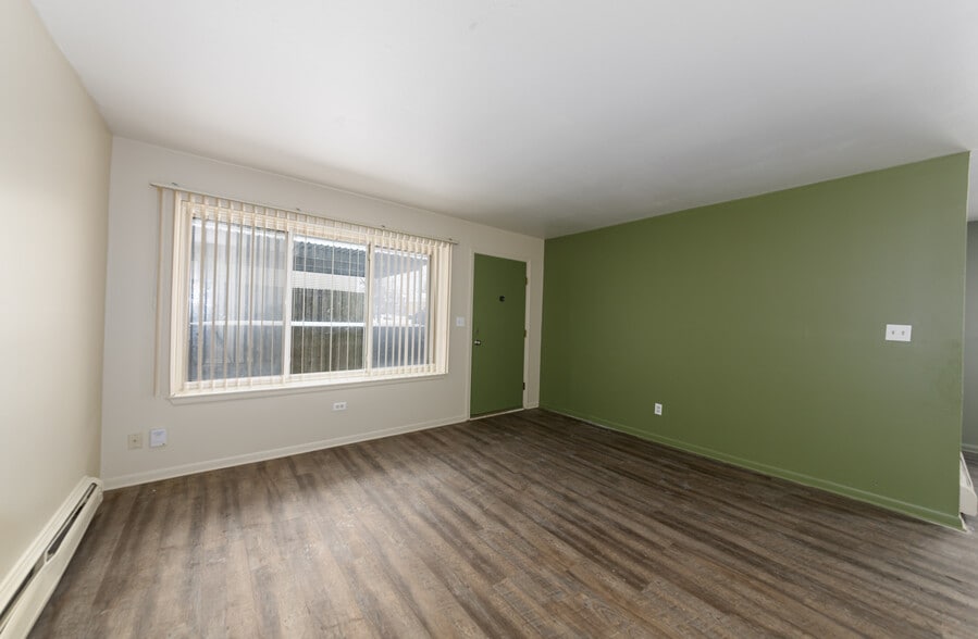 Living Room - Shiawassee Apartments
