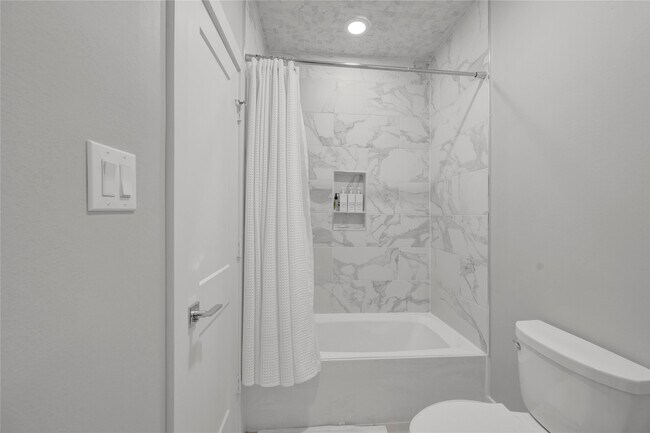 Building Photo - 19 Acorn Cluster Ct