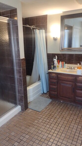 Building Photo - 125 Maplewood Ave