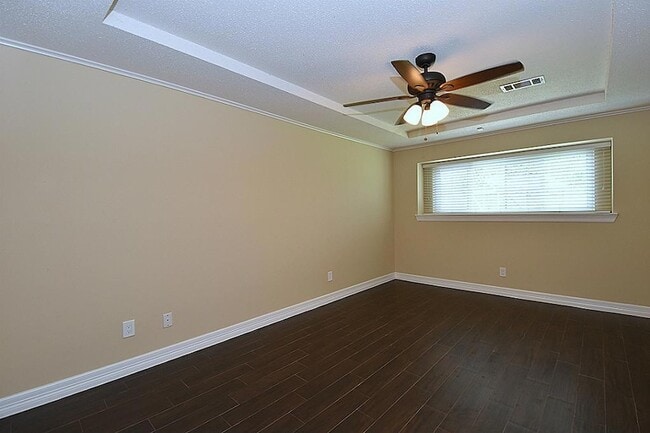 Building Photo - 2410 Del Norte St