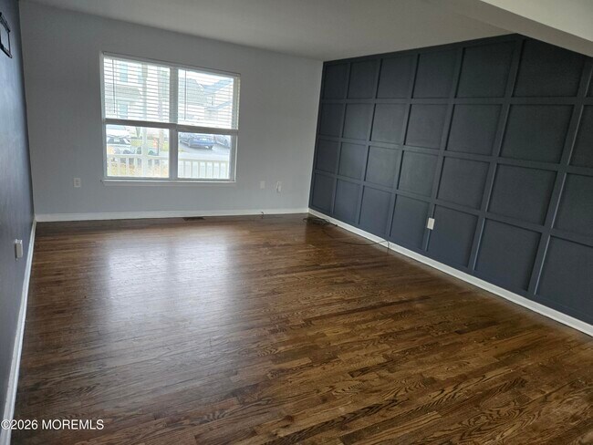 Building Photo - 18 4th Ave