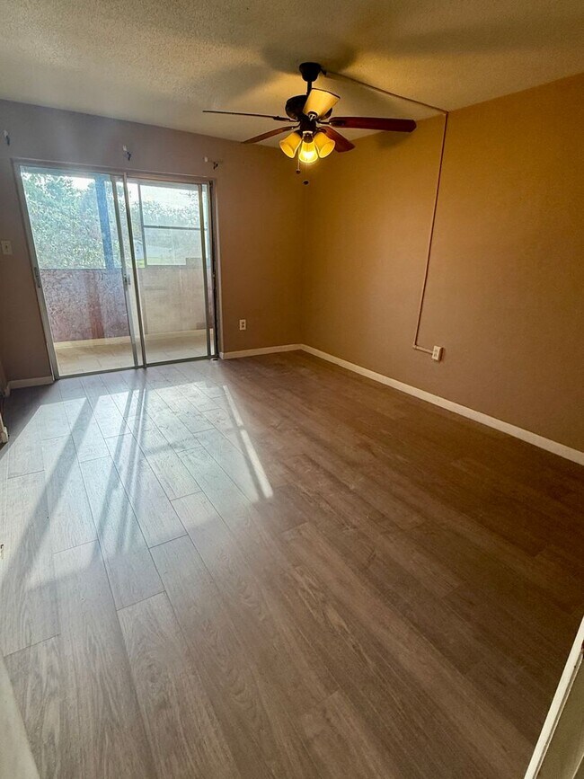 Building Photo - ROYAL OAK TOWNHOUSE