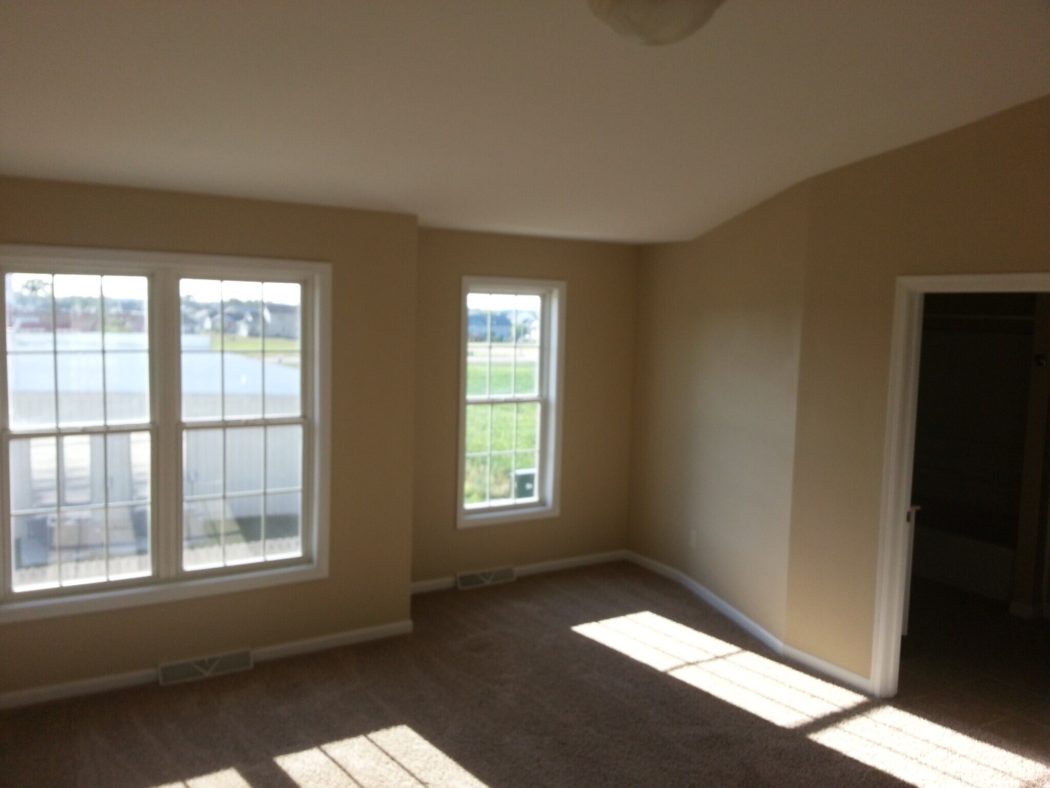 Building Photo - 307 Douglas Dr