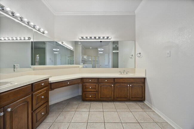 Building Photo - 2045 Chisholm Trail