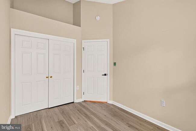 Building Photo - 6126 Madison Crest Ct
