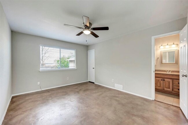 Building Photo - 2804 Sissinghurst Dr