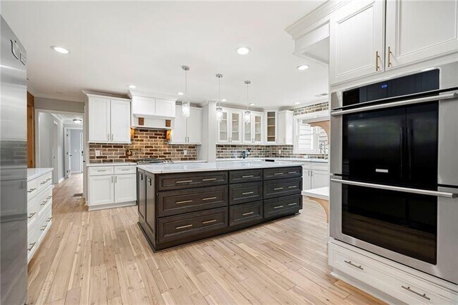 Building Photo - 2356 Pinkney Dr