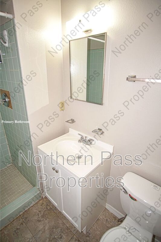 Building Photo - 8548 Arboleda Dr