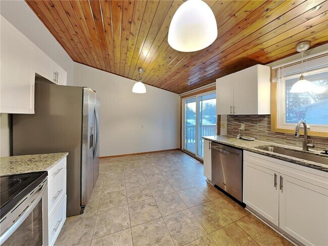 Building Photo - 9241 34th Ave N