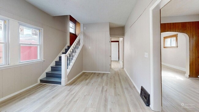 Building Photo - Slavic Village - 4 Bedroom - Single Family Home