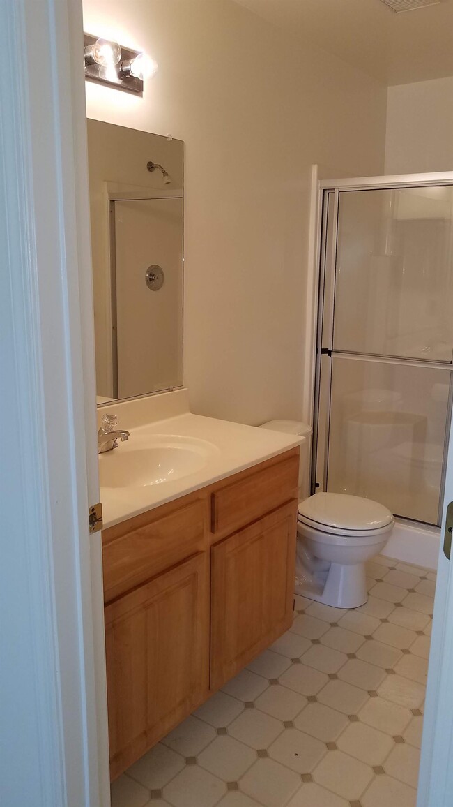 Building Photo - 106 Oriole Ct