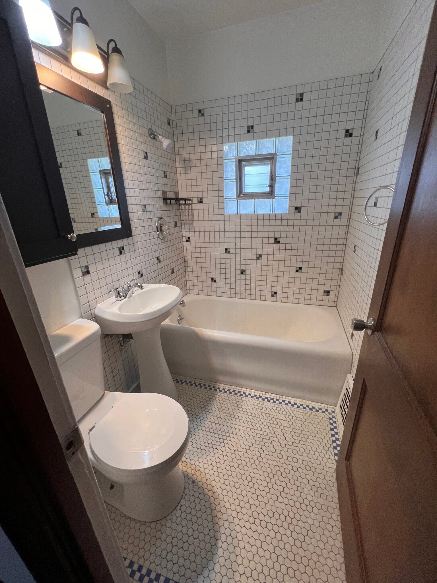 Building Photo - 169 S 64th St
