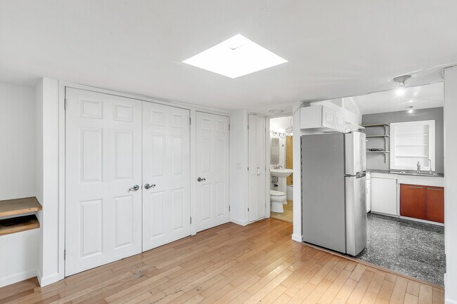 Building Photo - 746 Ashland Ave