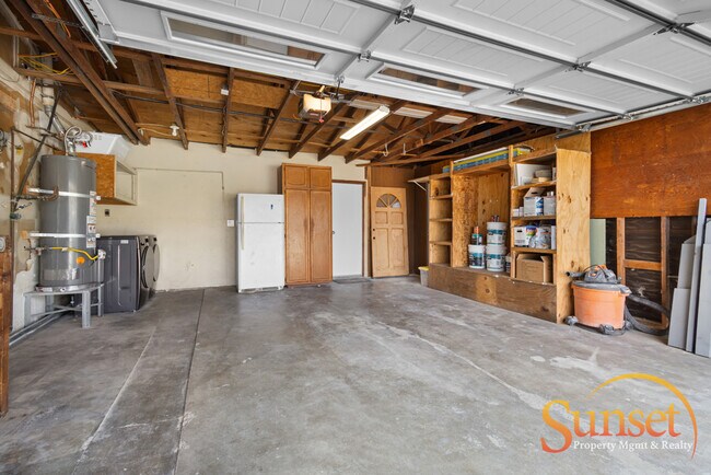 Building Photo - 8848 Harness St
