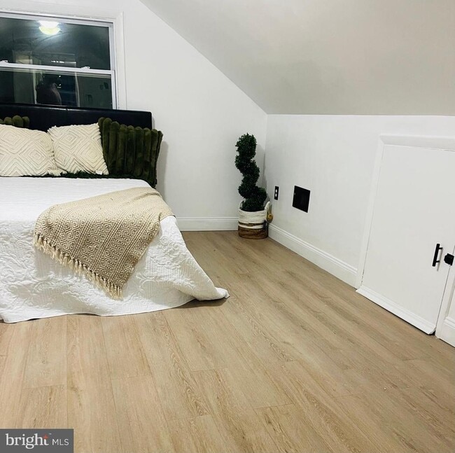 Building Photo - 2326 Fairview St