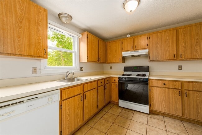 Building Photo - 126 Willard St