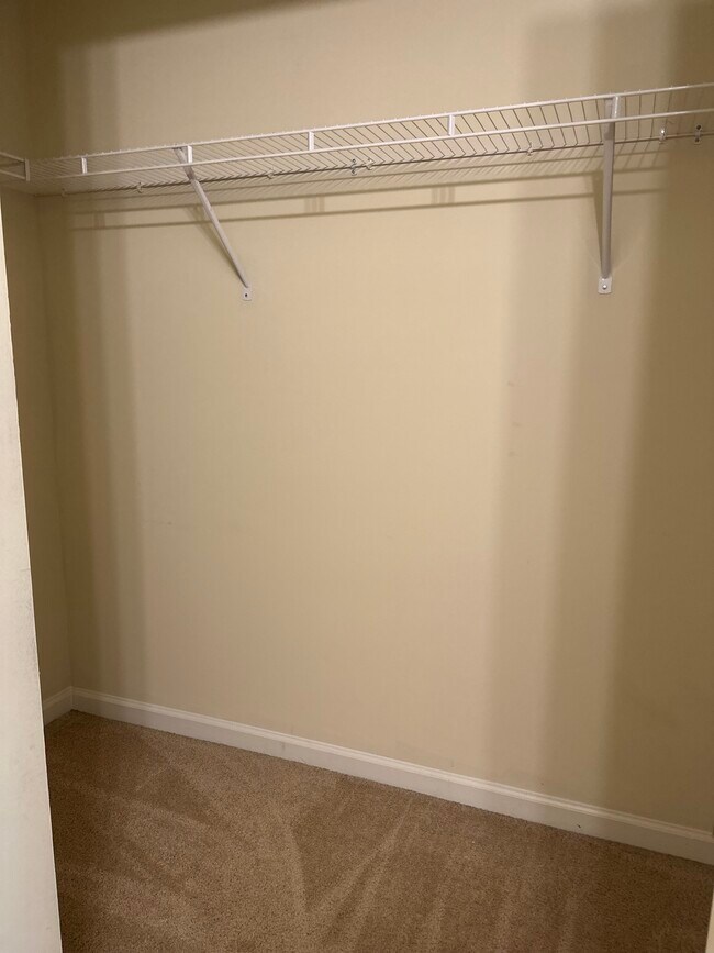 Building Photo - 2421