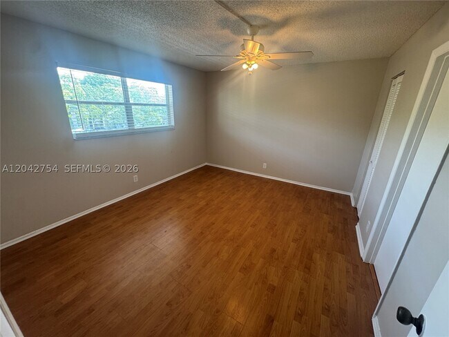Building Photo - 7910 S Colony Cir