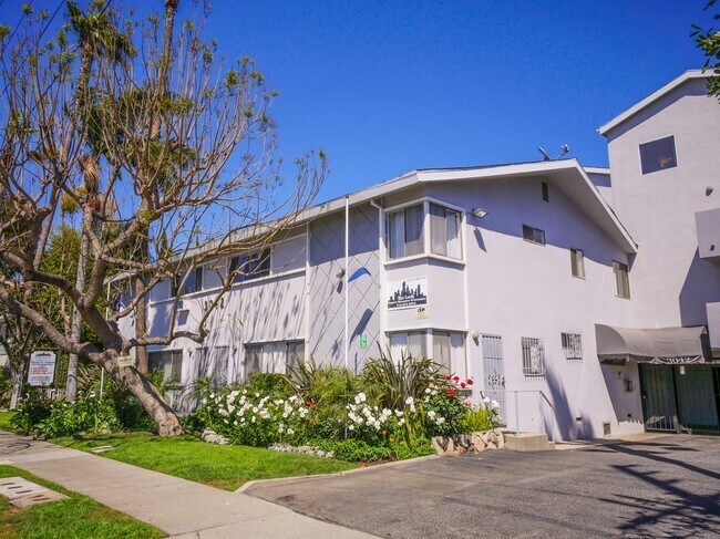 Interior Photo - 3042 Livonia Ave