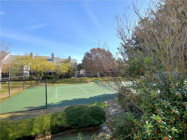 Building Photo - 120 World of Tennis Sq