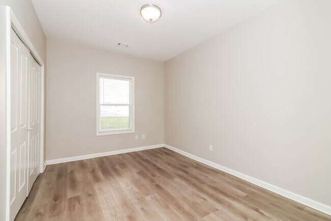 Building Photo - 18 Westin Way