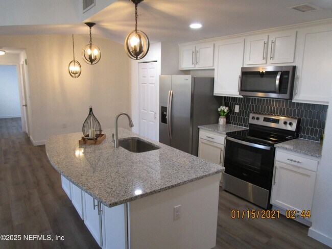 Building Photo - 410 S Villa San Marco Dr