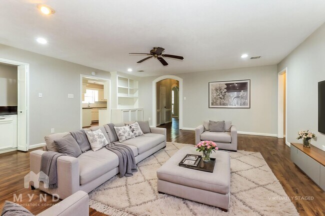 Building Photo - 16915 Misty Creek Dr
