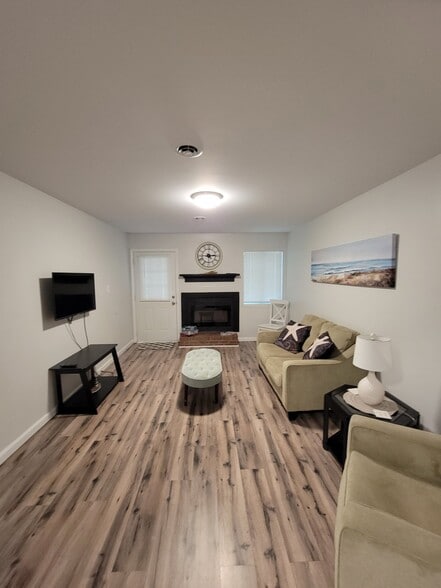 Building Photo - 201 Shipman Rd