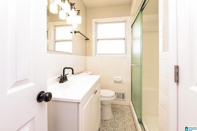 Building Photo - 104 Newport Dr