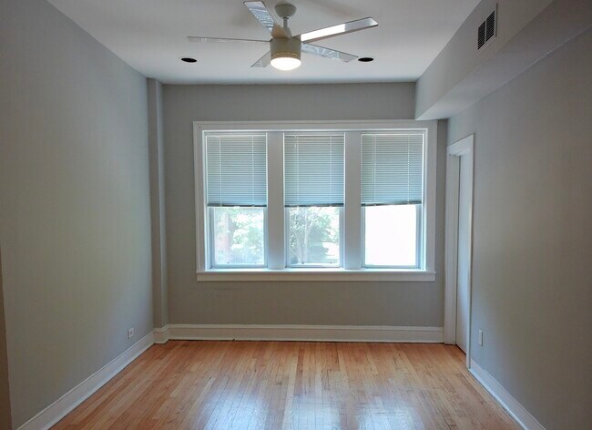 Building Photo - 937 N Ashland Ave