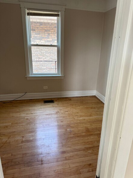 Building Photo - 7601 W 60th Pl