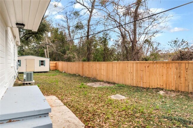 Building Photo - 112 Shell Rd Pl
