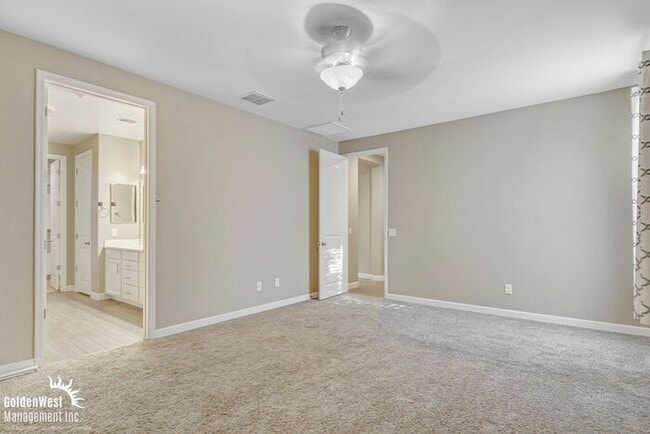 Building Photo - Beautiful 4Bdm 2Ba Two-Story Home with Poo...