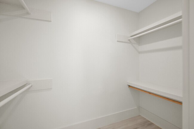 Building Photo - 6026 Willowbend Blvd