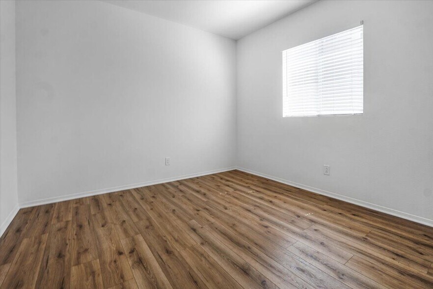 Building Photo - 1123 E Pennsylvania Ave