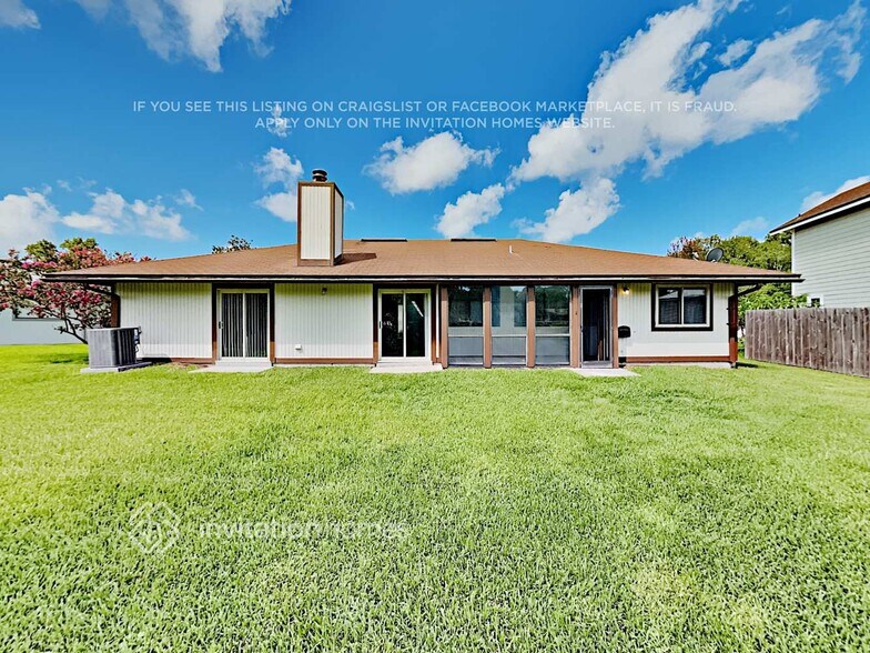 Building Photo - 2171 Aztec Dr W