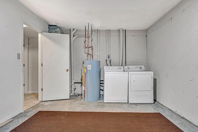 Building Photo - 3273 Forest Ridge Rd