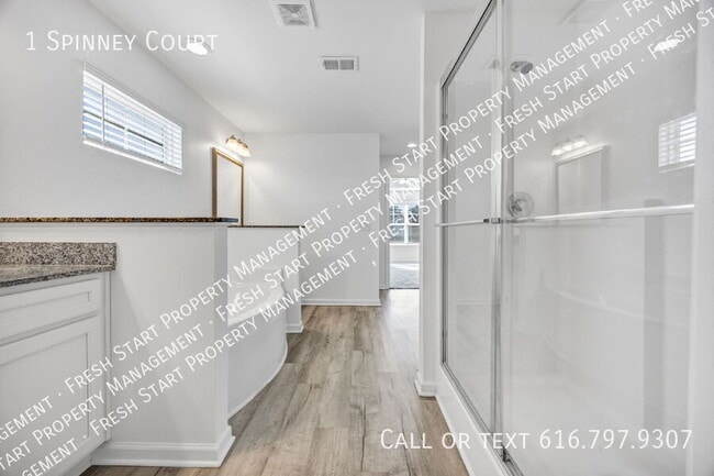 Building Photo - 1 Spinney Ct