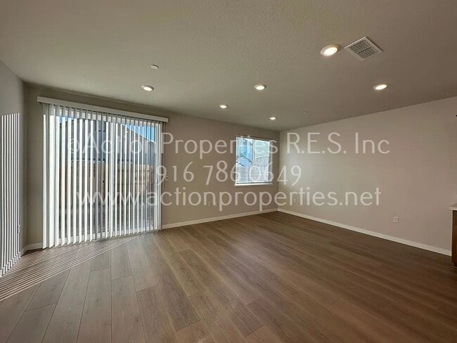 Building Photo - Action Properties Offering Roseville Solar: Inspiration Village Community Gated: 3 Bedroom 3 Bath...