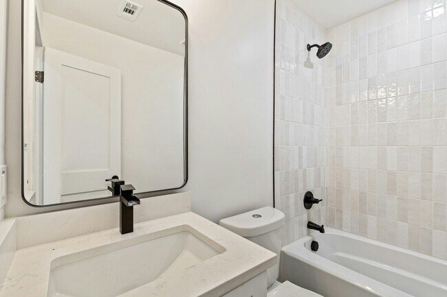 Building Photo - 15655 Regal Hill Cir
