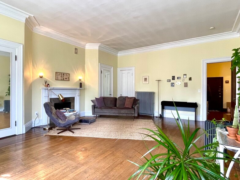 Building Photo - 317 Commonwealth Ave