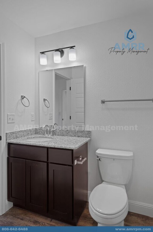 Building Photo - 511 Solar St
