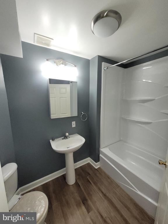 Building Photo - 4008 Spirea Ct