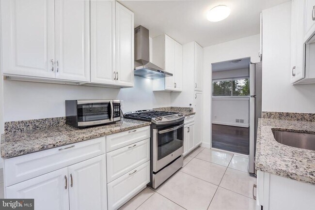 Building Photo - 7815 Bristow Dr