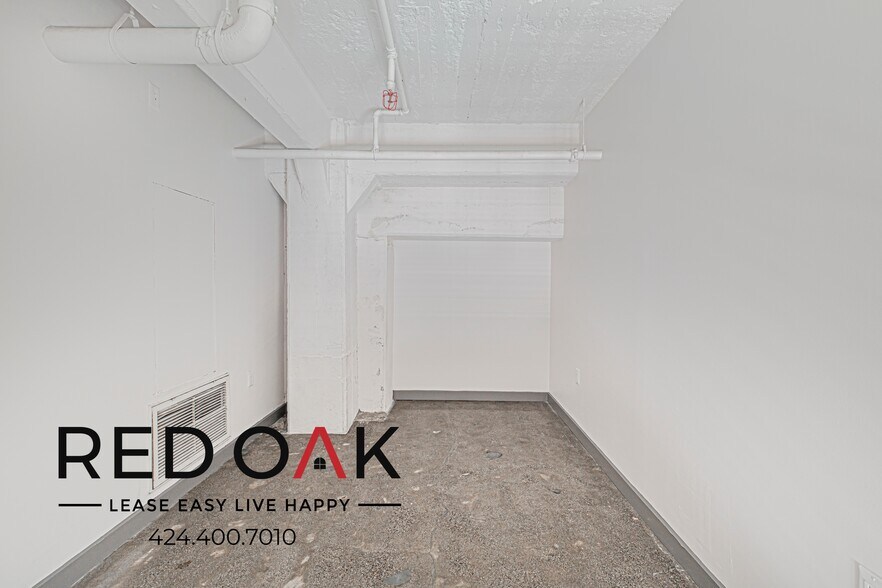 Building Photo - 430 S Broadway