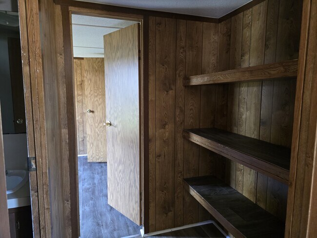 Building Photo - 472 Ruben Wells Rd