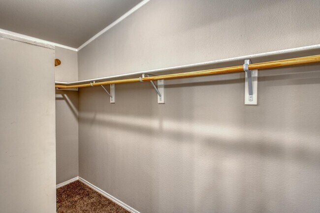 Building Photo - 826 Sandy Mountain Dr