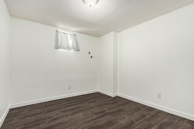 Building Photo - Lovely three bed / one bath home for rent