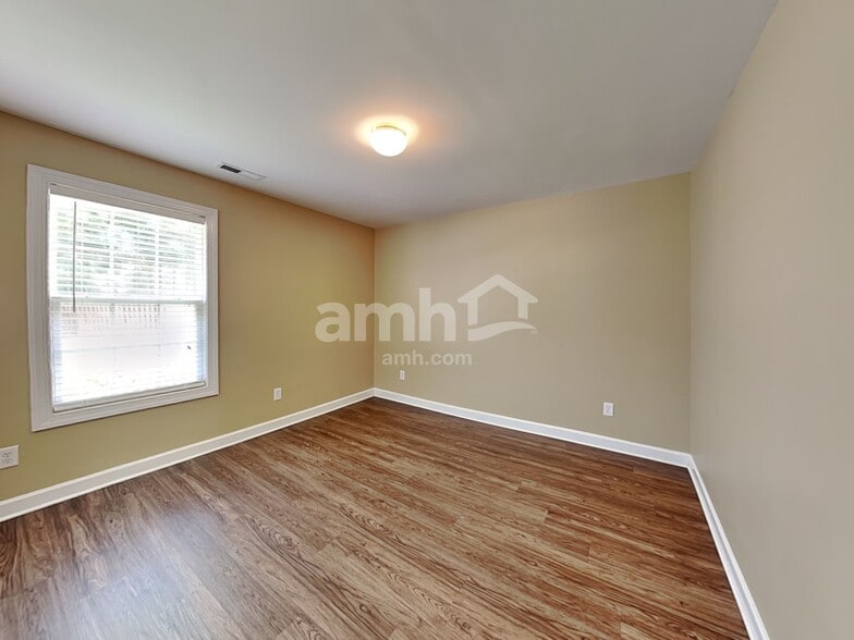 Building Photo - 101 Tyler Gate Ln