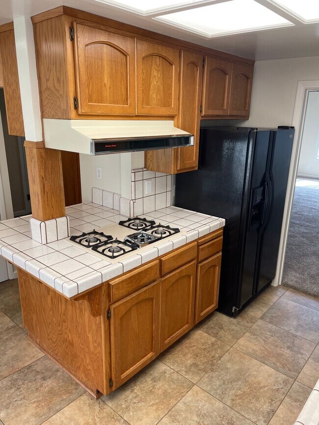 Building Photo - East Sacramento Single Family Home